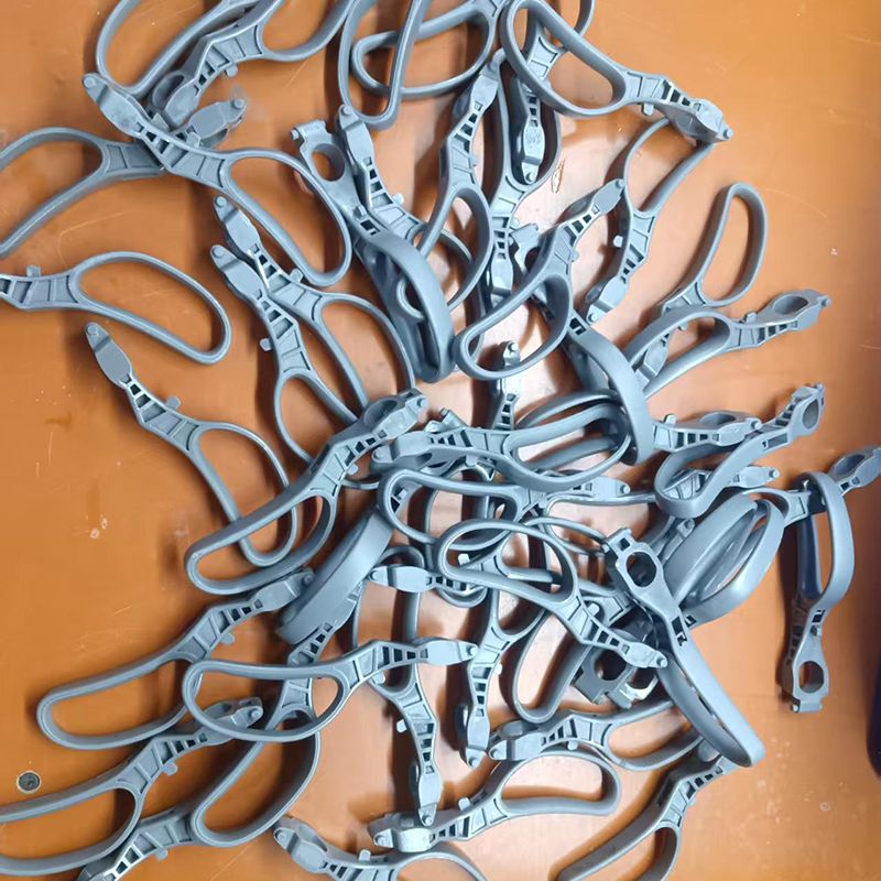 Overmolded Cast prototiplari